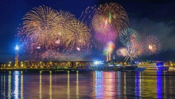 Cư dân Sun Centro Town được hưởng bầu không khí lễ hội gần dự án. Ảnh: AD