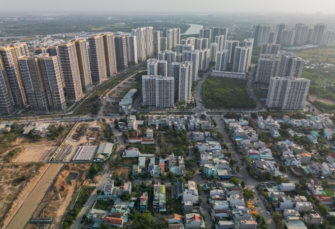 dji-0639-9533-1754463185 Bất động sản khu Đông TP HCM với các cao ốc, chung cư. Ảnh: Quỳnh Trần