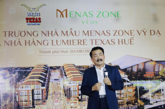 kt-1754480770-2968-1754480989 Ông Nguyễn Quang Trung phát biểu tại lễ ra mắt nhà mẫu. Ảnh: Ariyana Vỹ Dạ