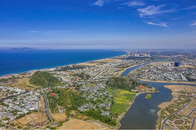 Đô thị Nam Hòa Xuân nằm ven sông và dễ dàng kết nối ra biển. Ảnh: